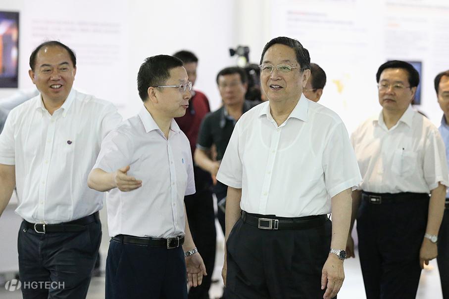 3、2014年06月07日天下政协主席俞正声视察乐宝体育科技 .jpg